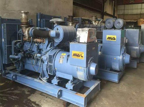 兴山发电机组带负载降电压是什么原因照成的？