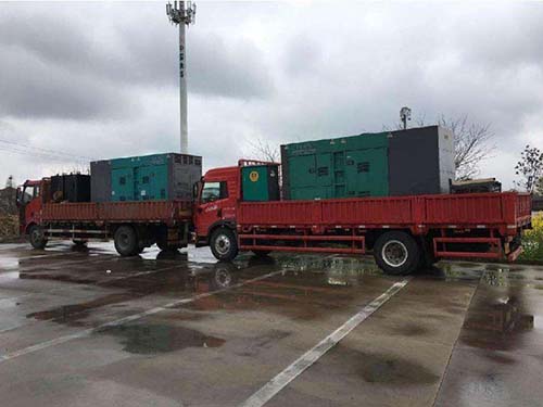 兴山涂抹密封胶后，需要等待多长时间才能安装水冷式机油散热器密封件？